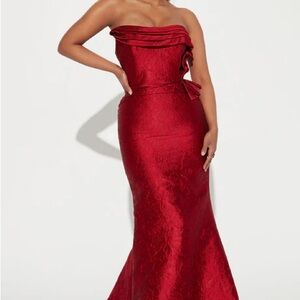 Elegant Strapless Red Jacquard Evening Gown, Sz M